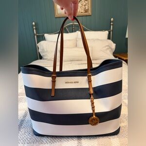 Micheal Kors tote